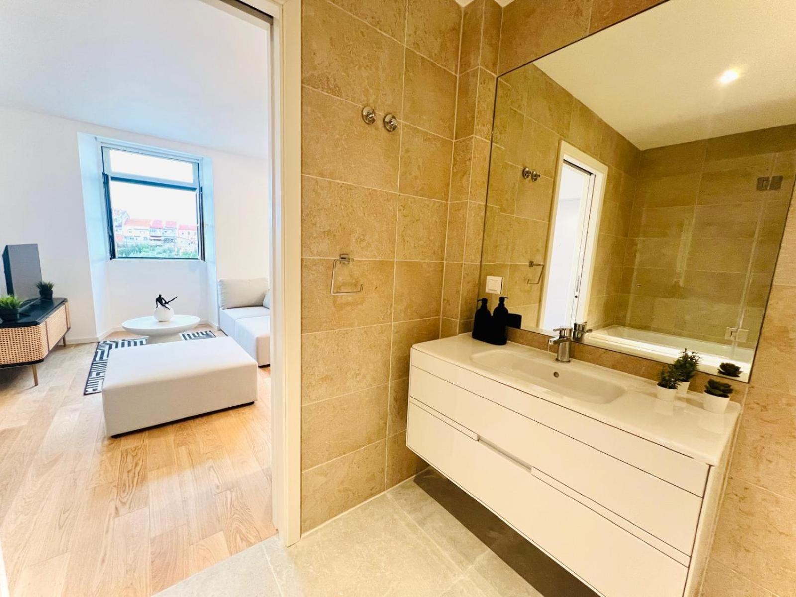 Lisbon Pink House II Beautiful 2 Bedroom Flat In City Center Экстерьер фото